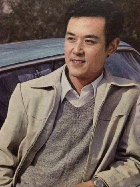 80岁的达式常留胡子也帅气,精神矍铄_毛卫宁_张晓林_银幕