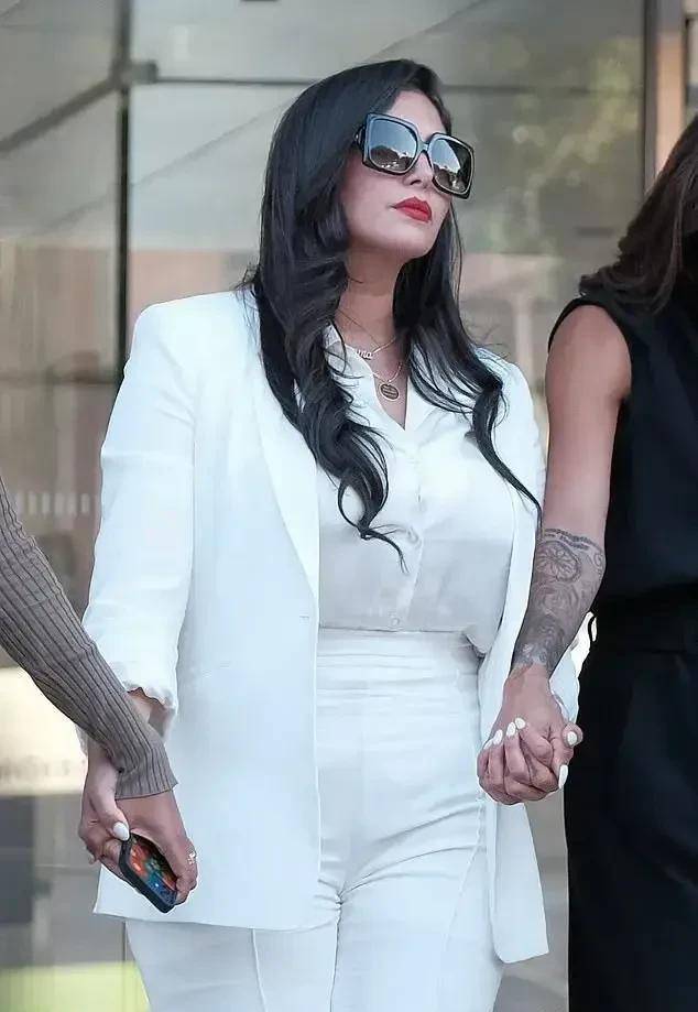 很多网友看到瓦妮莎近期的身材后,感叹岁月不饶人,试问在天堂的科比