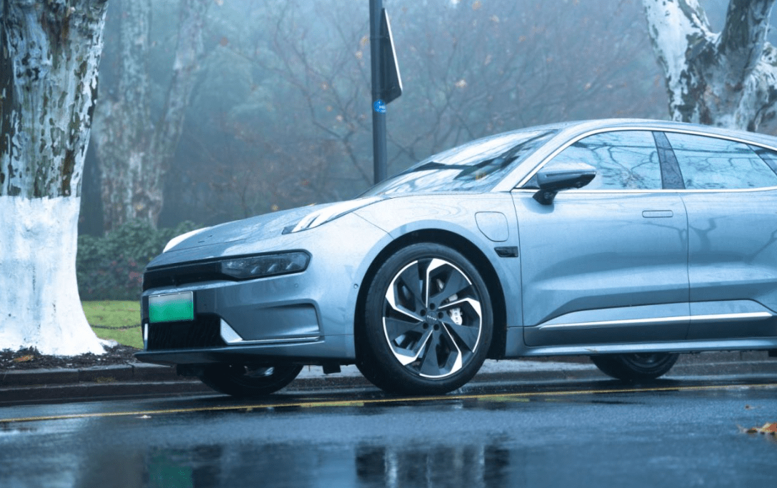 30万区间买谁不后悔?极氪001对比特斯拉Model 3P_搜狐汽车_搜狐网