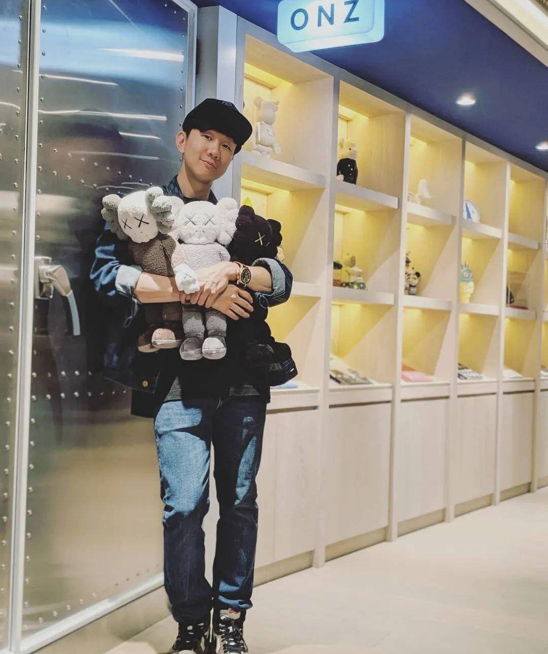 林俊杰:40岁单身没娃,1个亿买下685平米豪宅装玩具_系列_supreme_玩偶