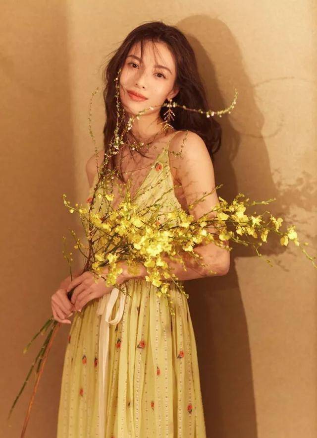 oangelababy,钟楚曦这波操作我认了!_西装_风格_时尚