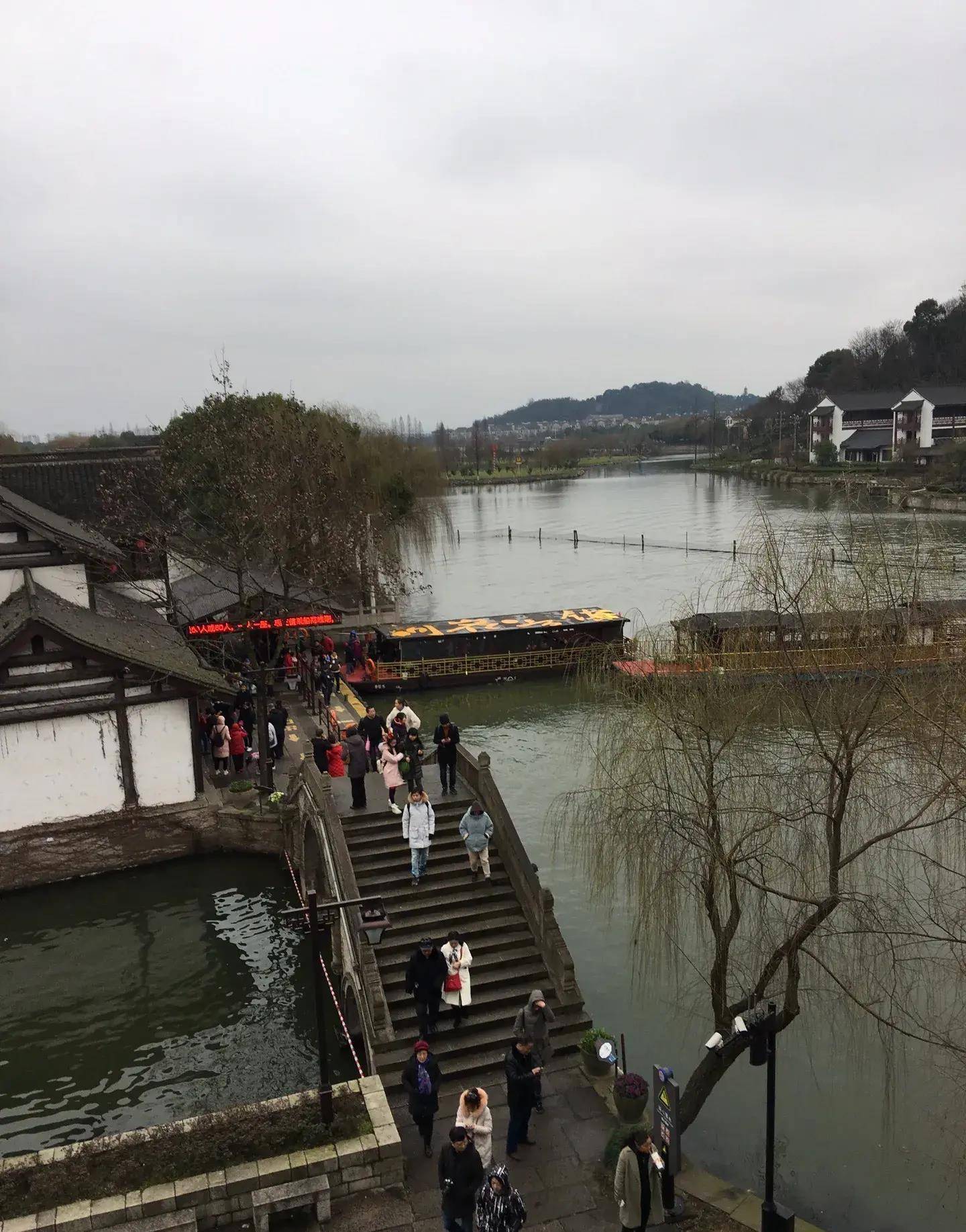 绍兴柯岩风景区鲁镇游记(一)_鲁迅_孔乙己_雕像