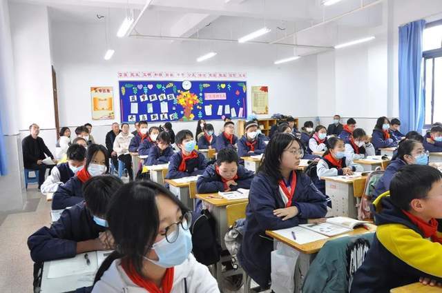 江苏省无锡市港下中学举行区级课堂教学研讨活动_交流_经济_品质