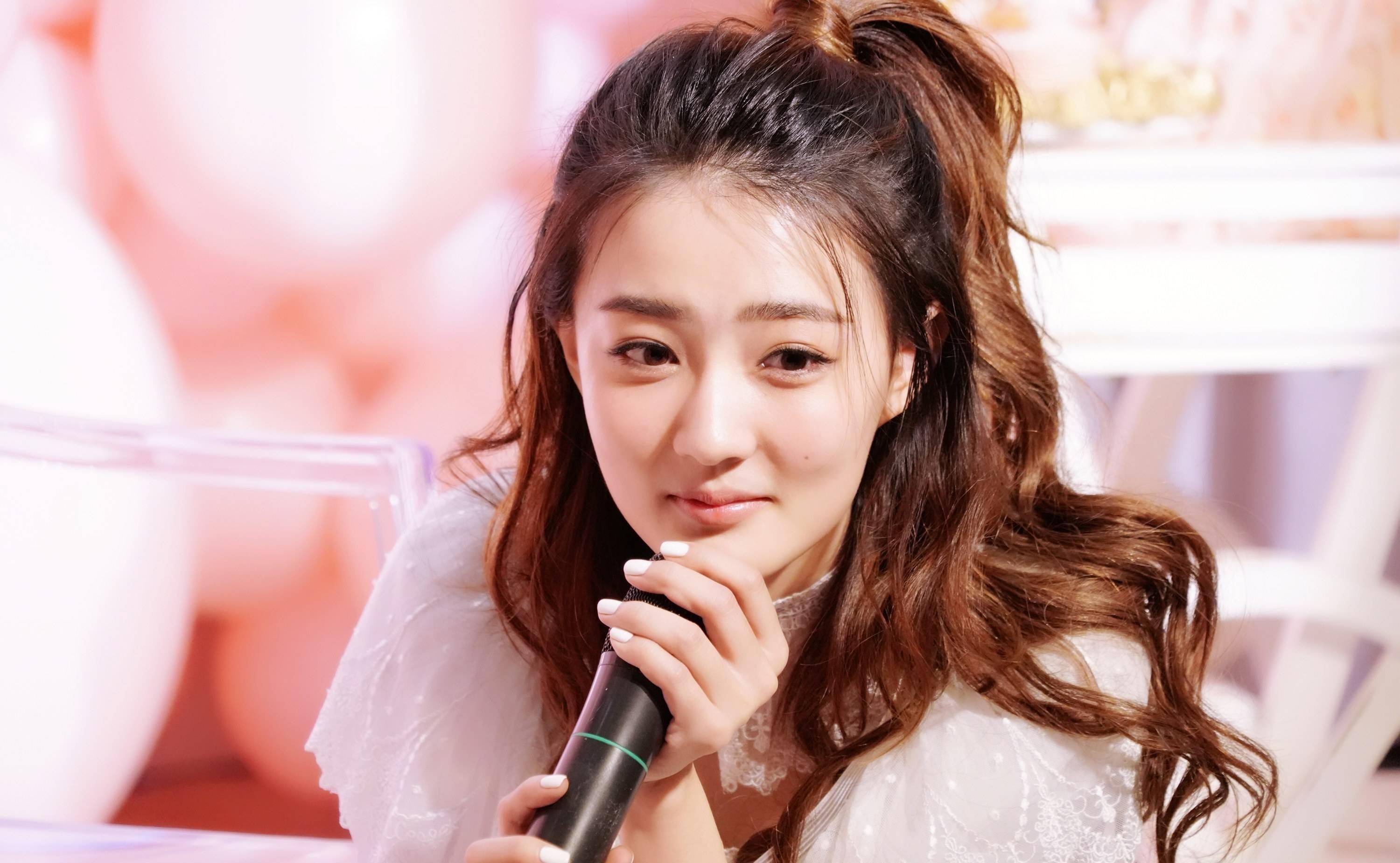 绿洲晒照,徐璐懒理与张铭恩分手消息,依旧是美丽如初_感情_心情_女子