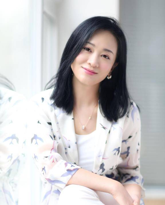 她是黄磊学生,出道22年不温不火,如今成母亲专业户_丈夫_家庭_时候