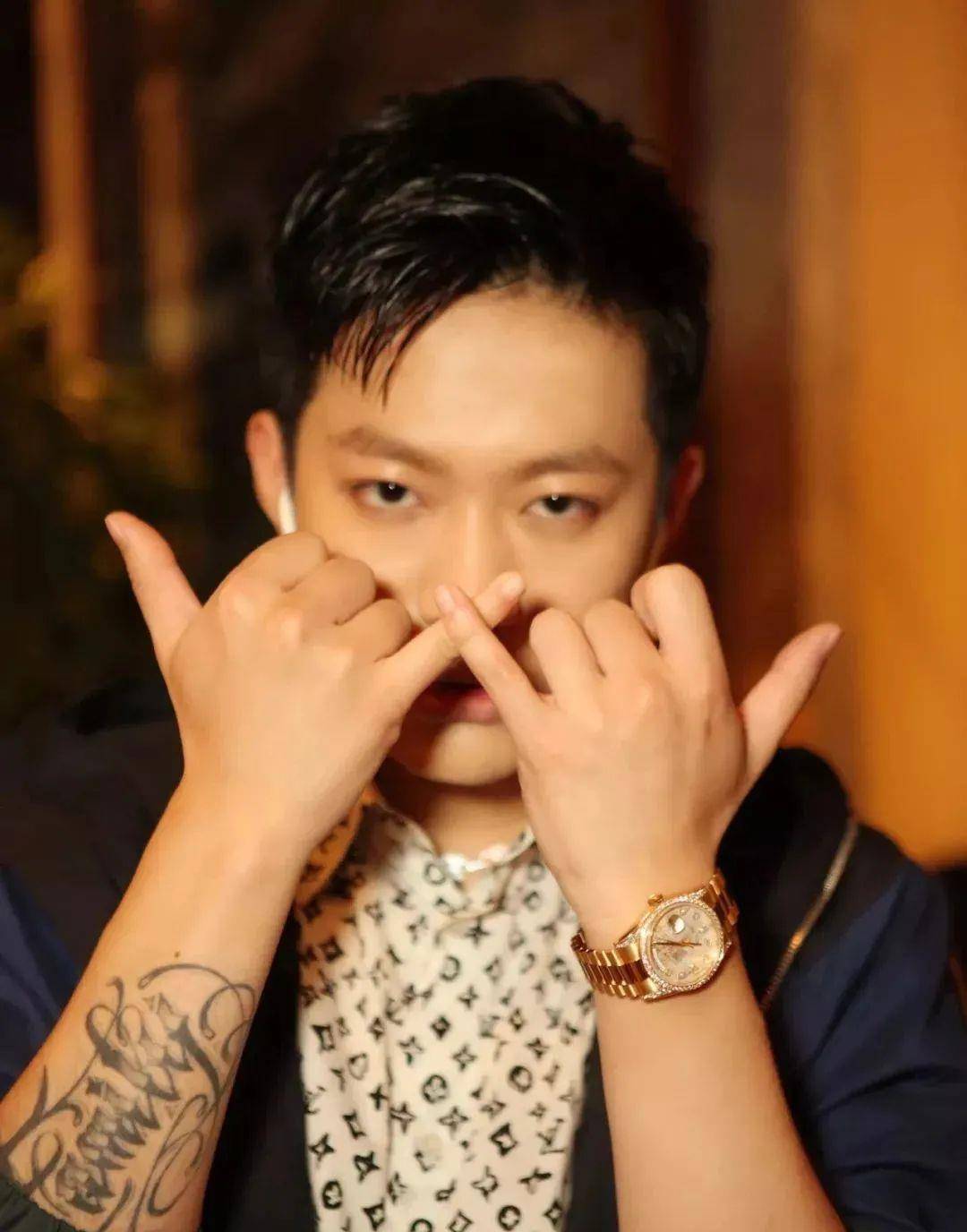 "嘻哈冠军"pgone的失败上位史,以及他和李小璐的恩怨情仇_王昊_贾乃亮