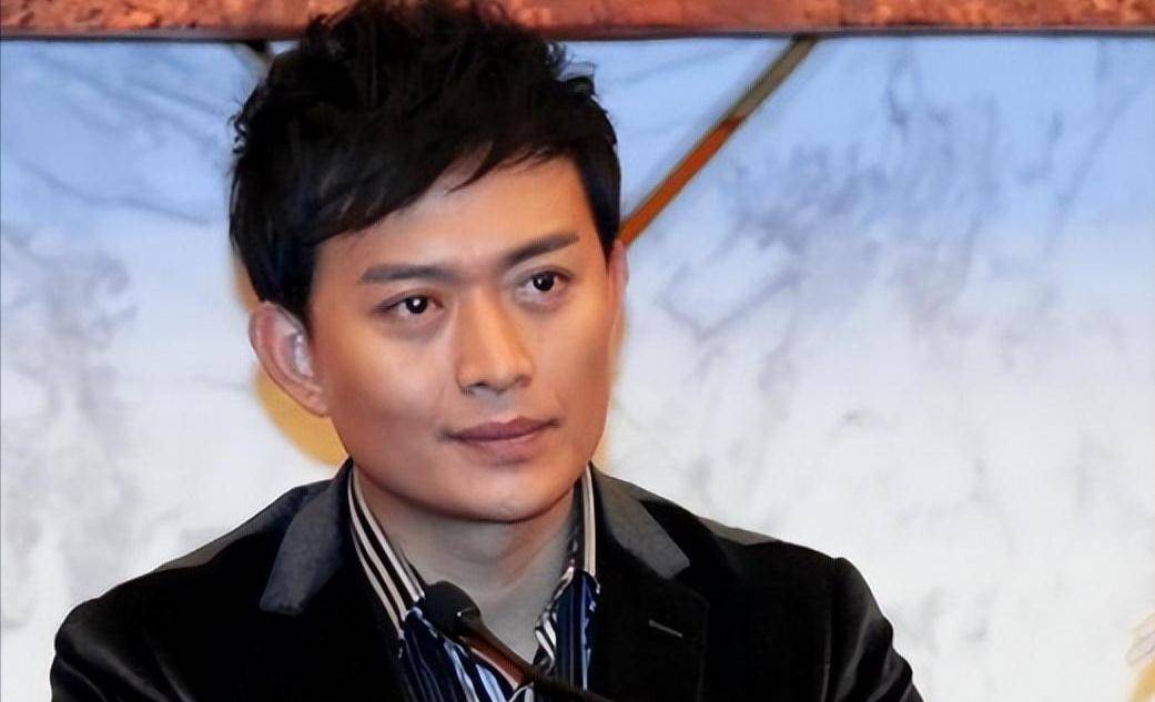 黄海冰:不接受前妻丁克,二婚娶小12岁同行,生两子幸福美满_甄锡_演艺