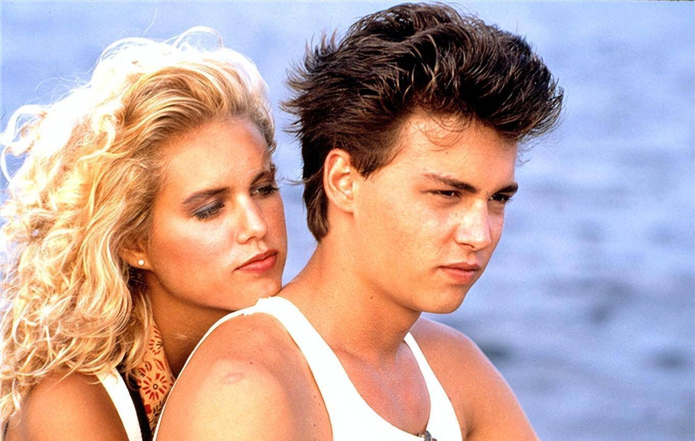 国外著名影星约翰尼·德普的电影生涯，年轻时是何等英俊？_搜狐网, image size:1360x864