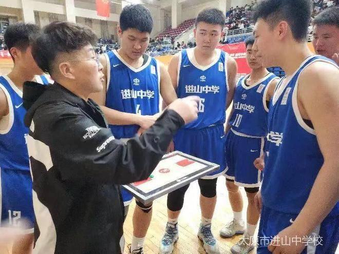 恭喜太原市进山中学校篮球队在耐高山西基层赛中再创佳绩