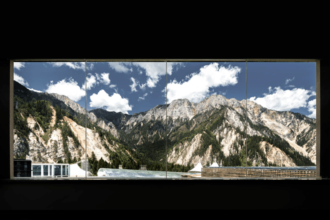 成都环球世纪会展旅游集团有限公司摄影师 | 飞羽about project