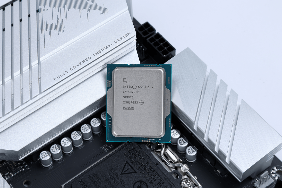 小黑盒i7-13790f装机配置怎么选?