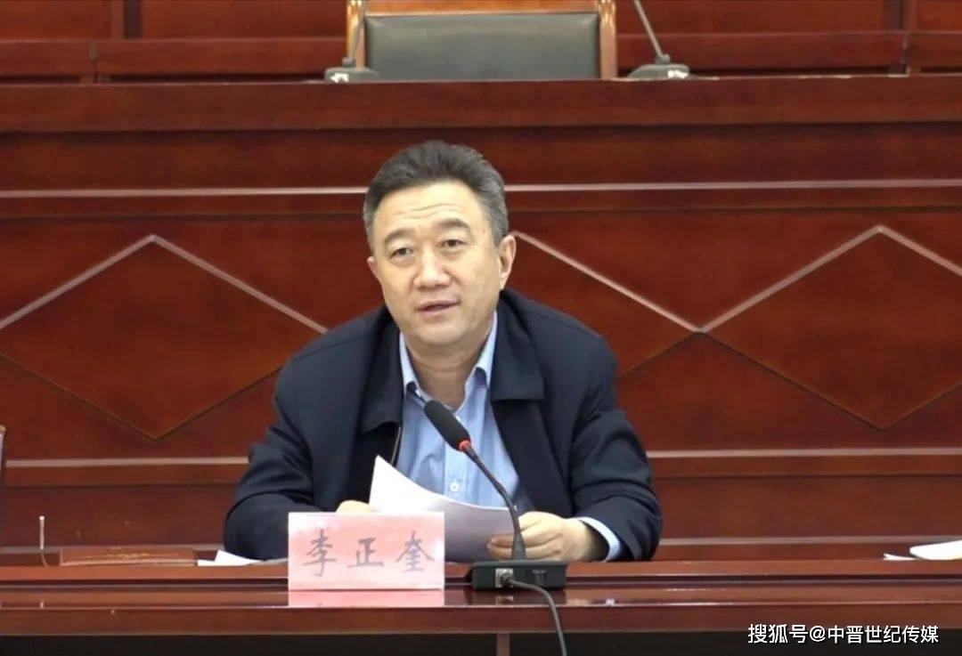 汾阳市市委副书记,市长贾永祥宣读了优化营商环境推进重点工程项目