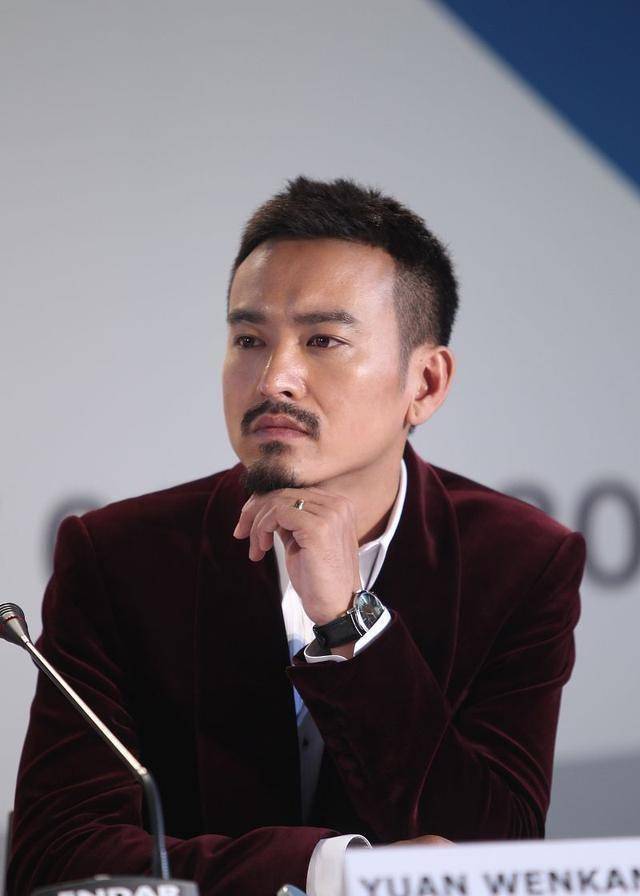 《飞哥战队》由袁文康,许瑶璇,王文思,王俊鹏主演,曾晓欣执导的电影