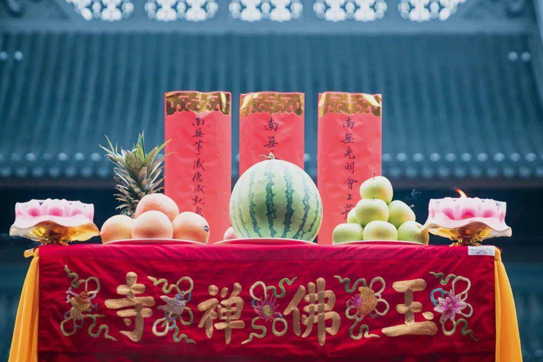 这些东西不要拿来供佛,对佛菩萨不敬,学佛的人要注意!_影响_敬意_行为