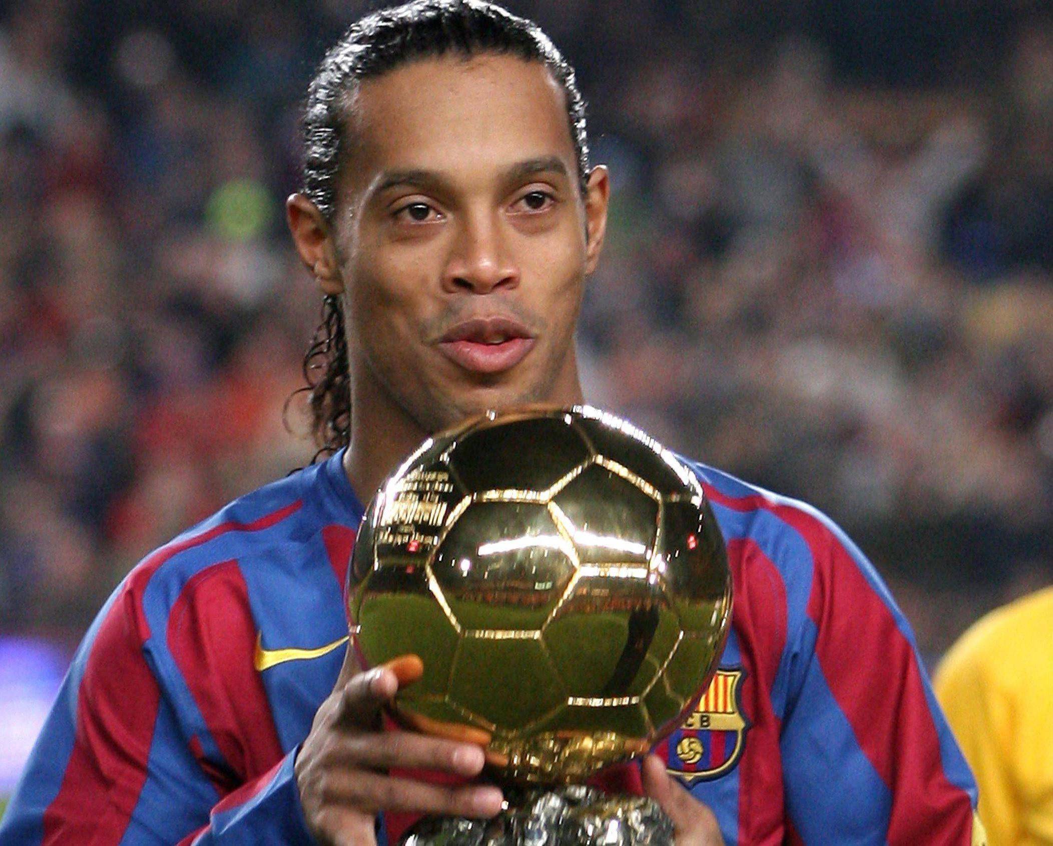 足球精灵之罗纳尔迪尼奥,球场上的舞者_传球_足坛_巴萨