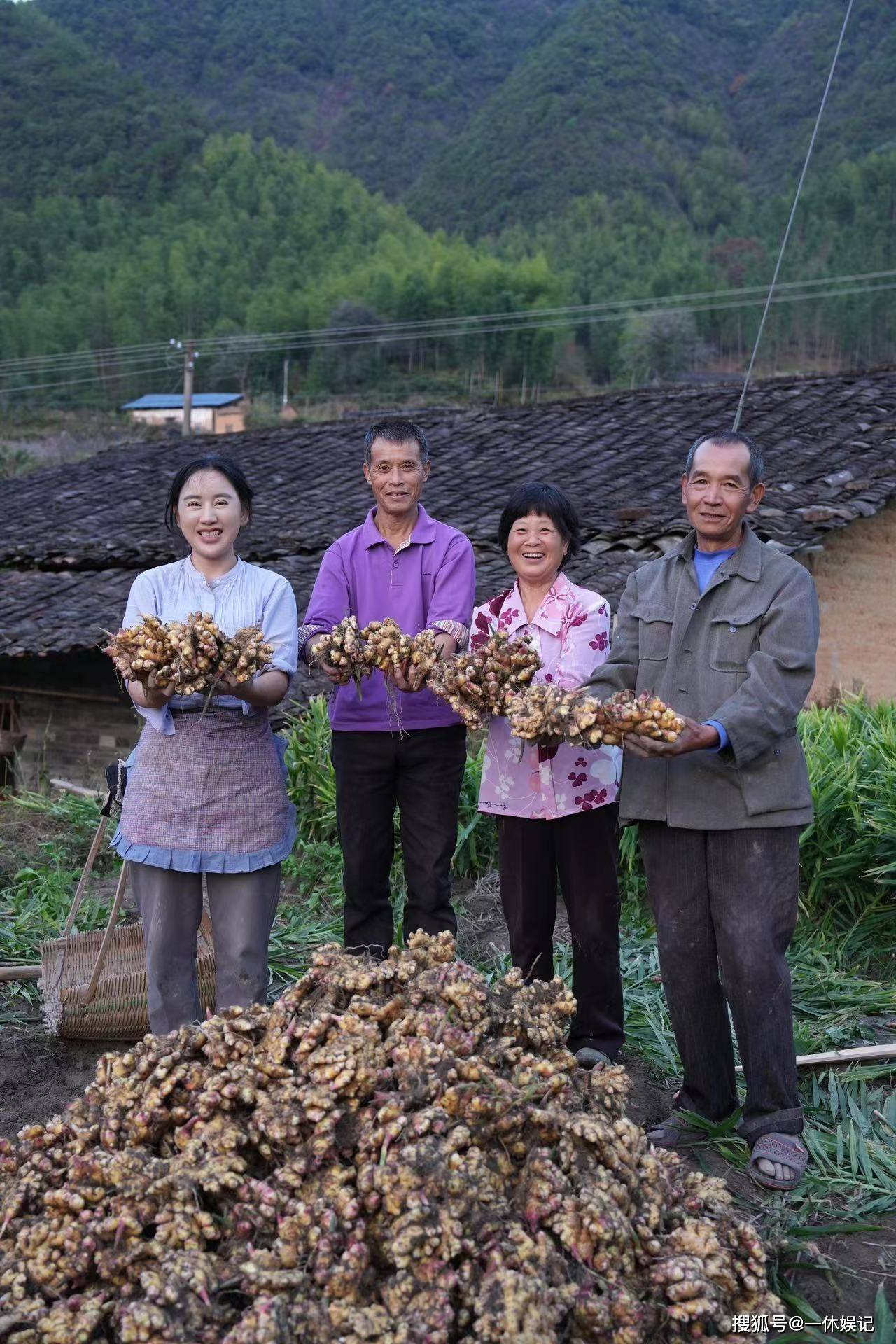 乡愁沈丹,23岁未婚生娃,25岁开工厂,27岁破产,35岁成千万网红_女儿