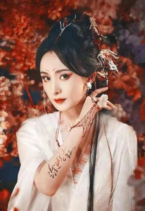 毫无美感,非要演大美女,这6位女星演起古装,简直"灾难现场"_林依晨