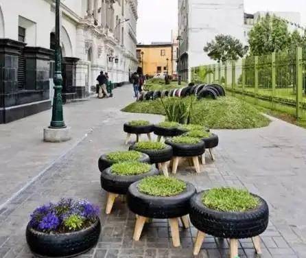 买了几个废旧轮胎,改成椅子和花盆,竟比买的还好看_创意_装饰_花坛