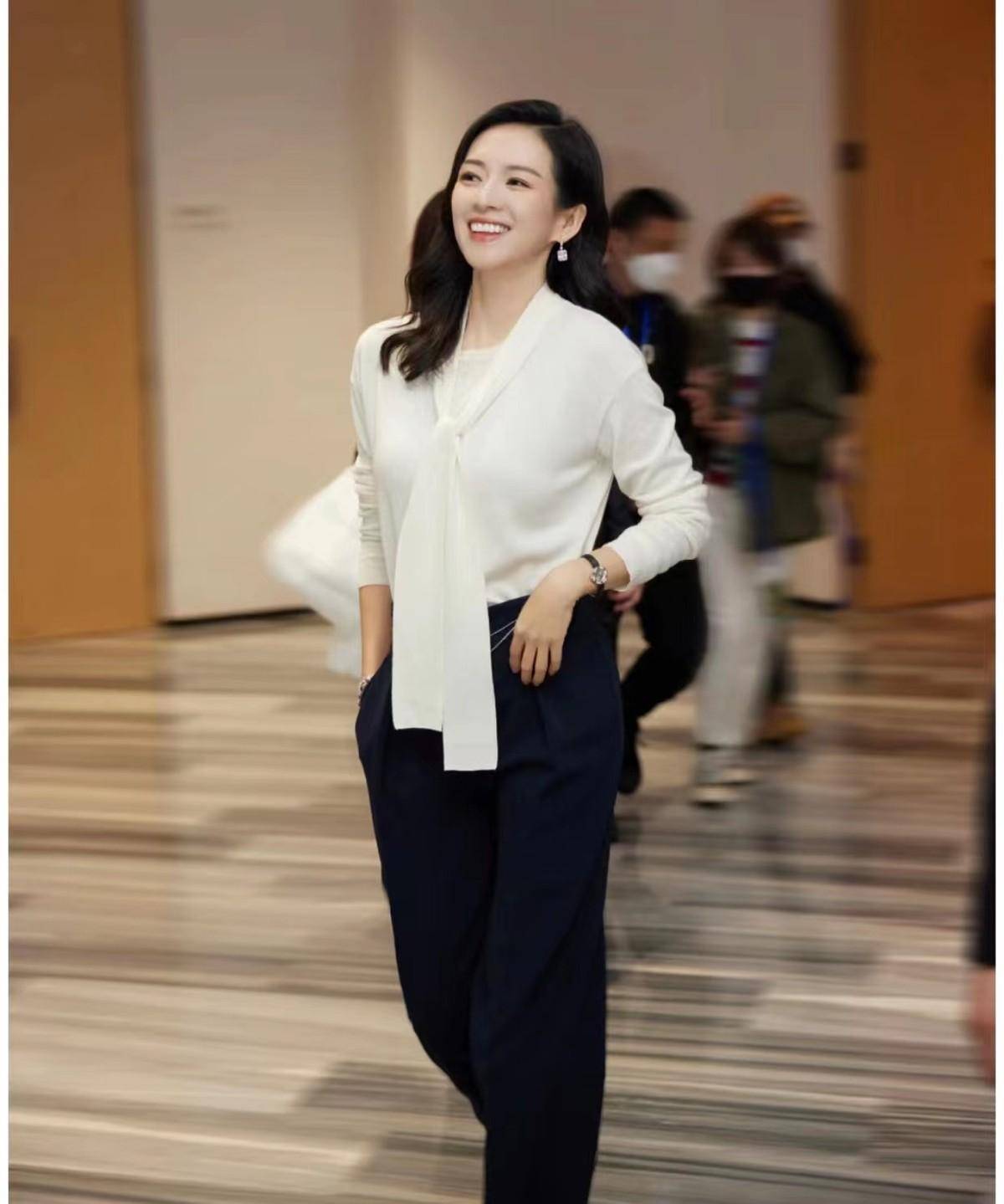 章子怡在国内的新照来了!