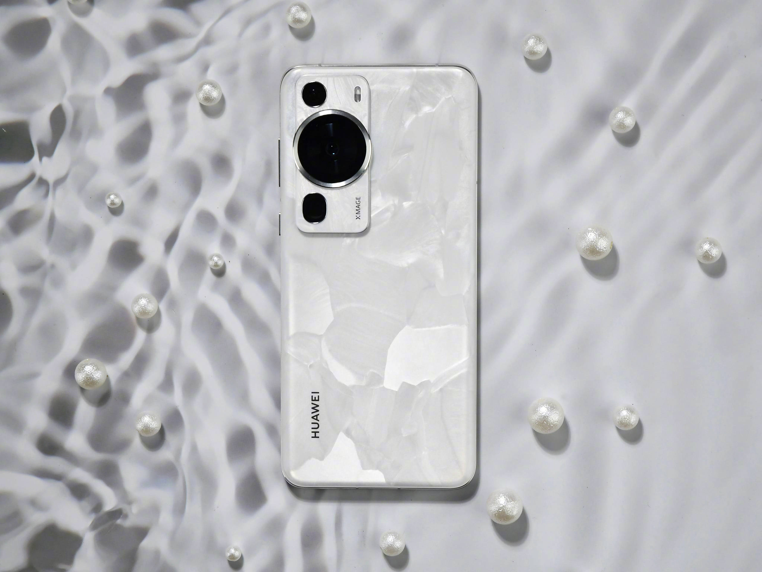 华为p60系列新机颜值0短板:洛可可白配色最美,翡冷翠有前辈风范_pro