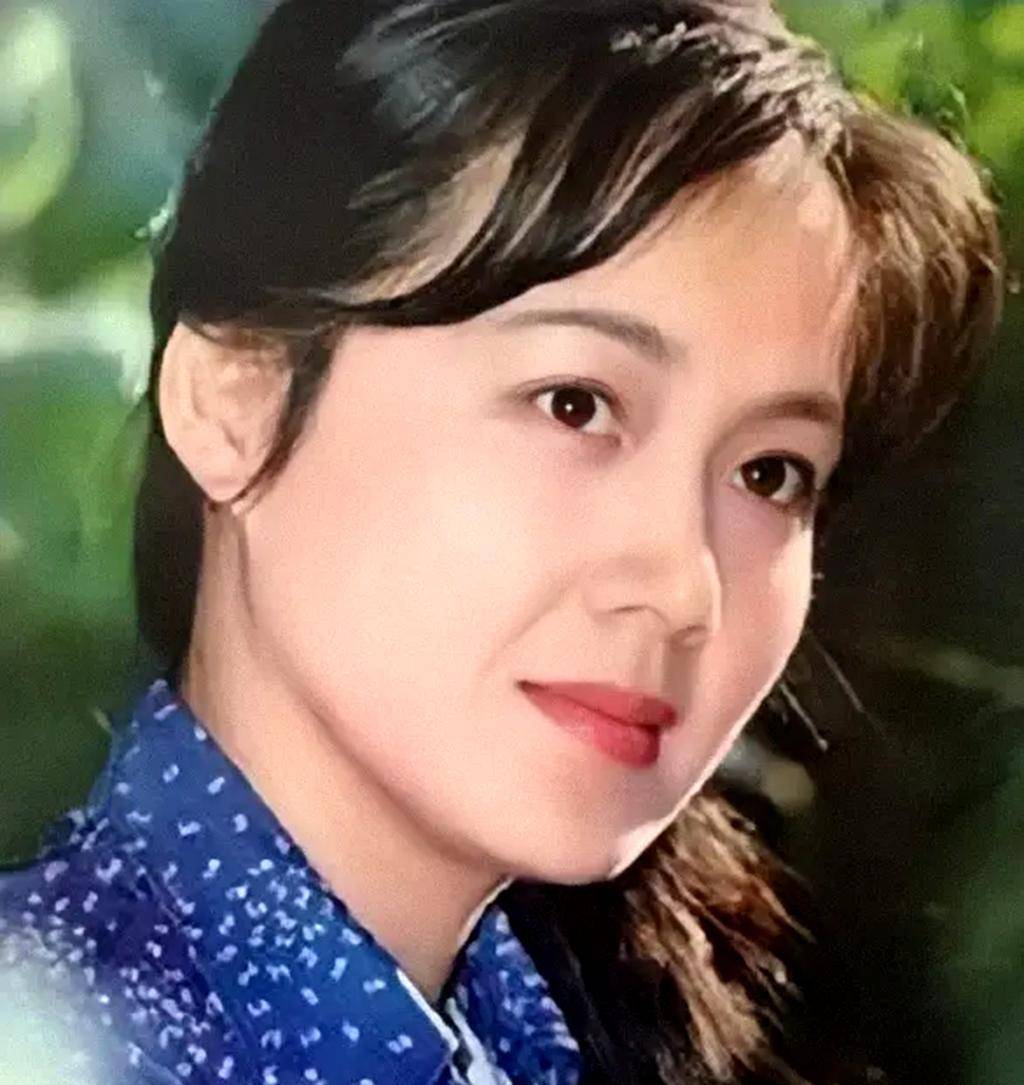 上影演员严永瑄,崔月明,吴竞最新现身,80多岁的她曾演龚雪母亲_角色