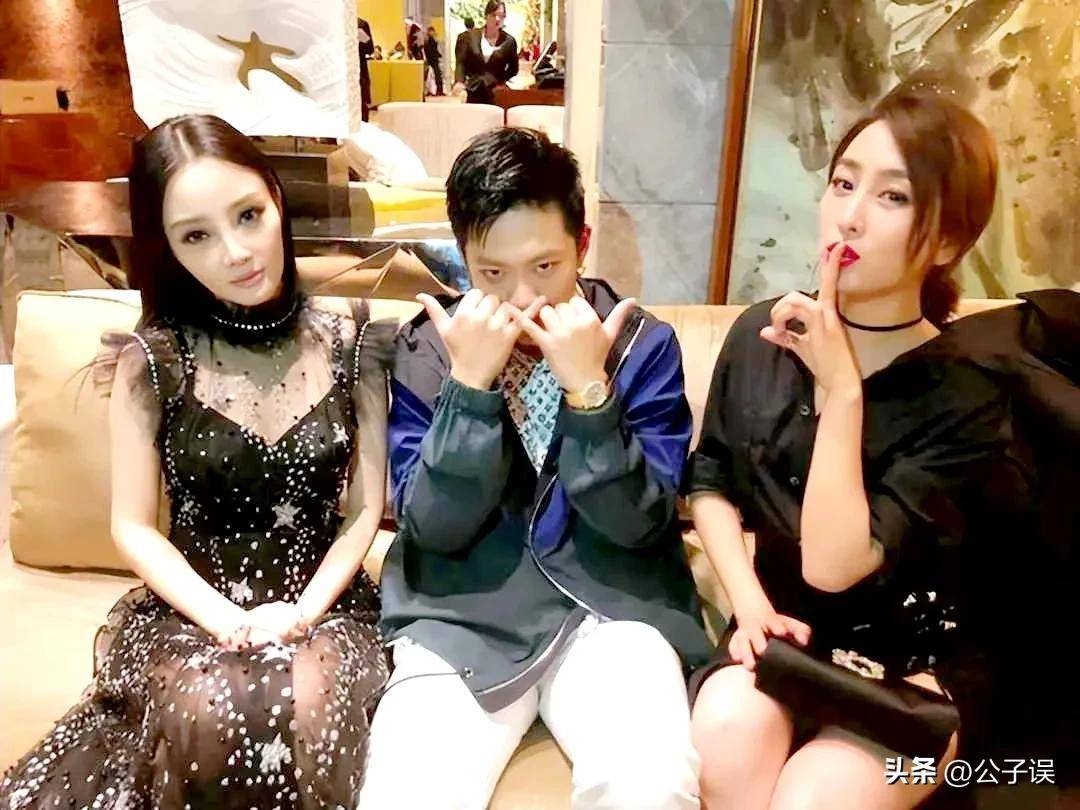 他是夜宿门的男主角!