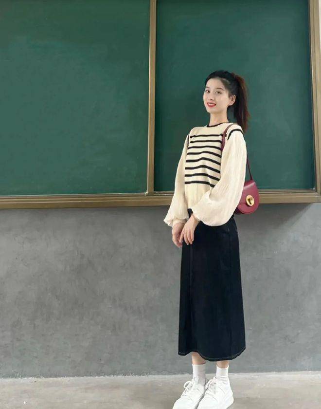 高马尾辫在这个春日里是一种让人无法抗拒的清爽美.