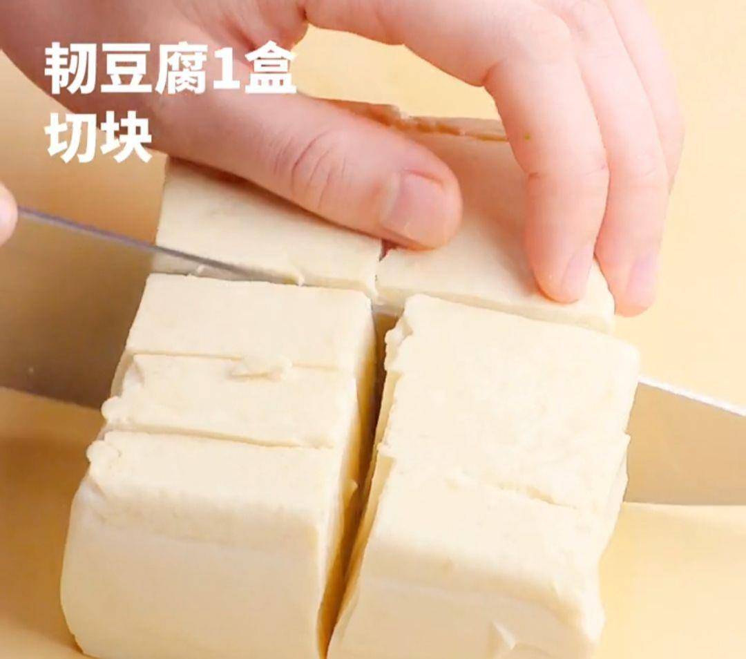 白菜炖豆腐怎样做好吃？白菜炖豆腐粉条的做法