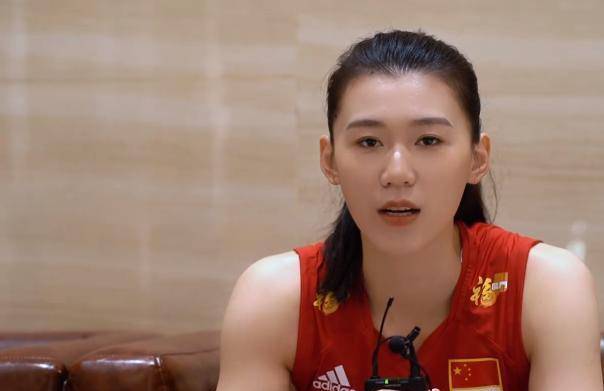 恭喜,天津女排22岁小将迎接生日,曾是潜力之星,现逐渐陷困境!