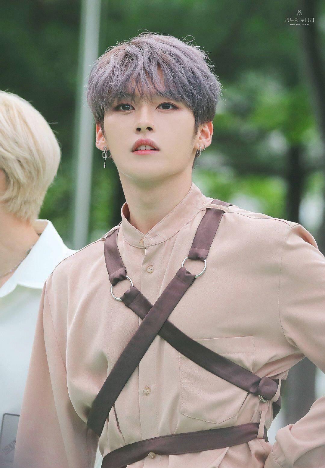 男团中被埋没的"神颜",jyp出身的他曾给防弹少年团