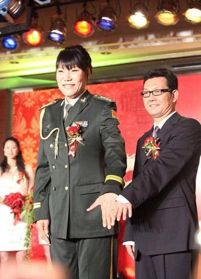56岁郑海霞罕见亮相!
