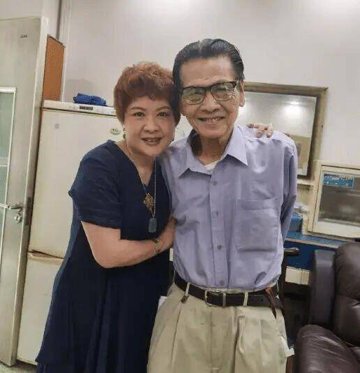 然而这个想法却遭到了以虎艳芬为首的全体康家演员的反对,为了郭昶