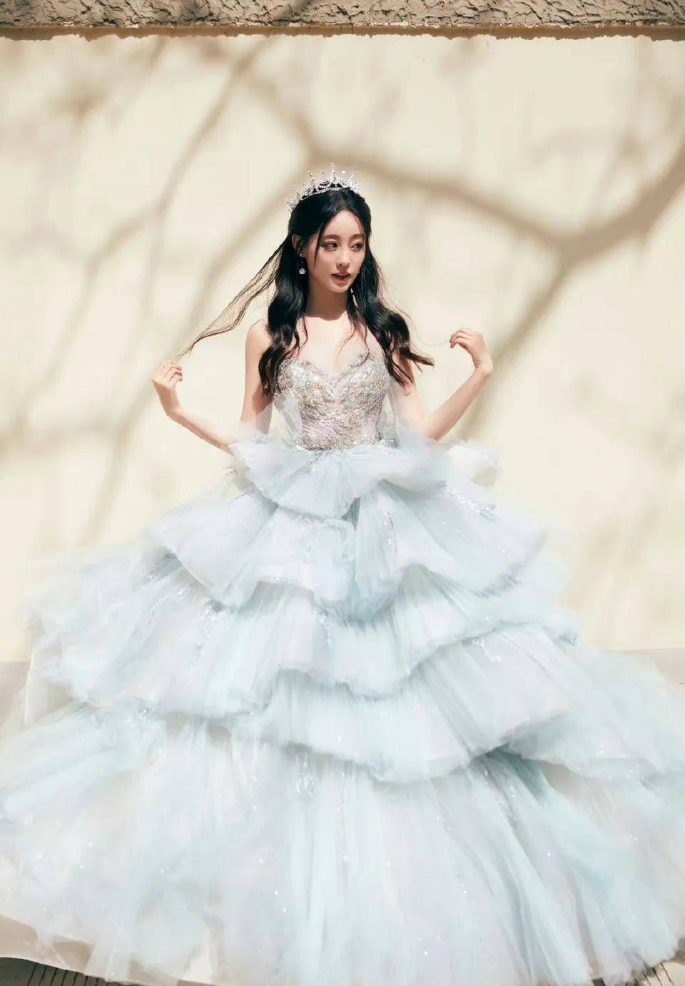 祝绪丹穿公主裙走秀 宛若神女降临 又仙又灵