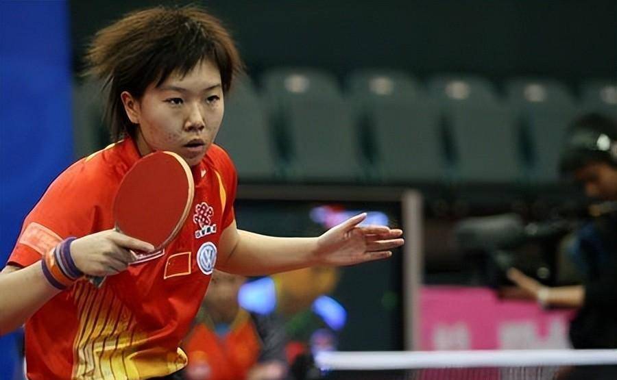 或许正是因为如此,他的父亲从小就教导李楠开始乒乓球训练.