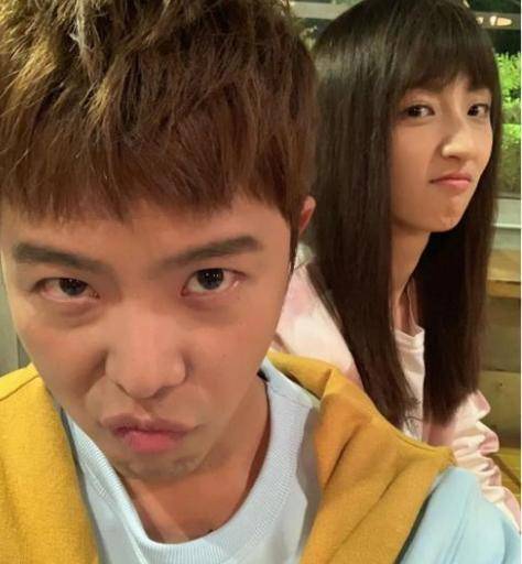 男星黄鸿升家中离去后,女友哀痛发文曝不婚原因_网友_恋情_杨丞琳