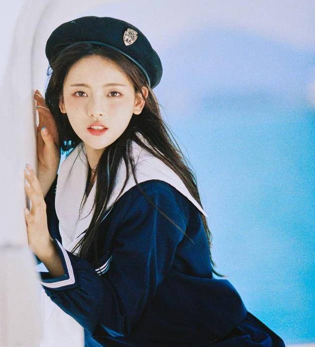 流露出傲娇的神情,超级可爱_张脸_节目_火箭少女