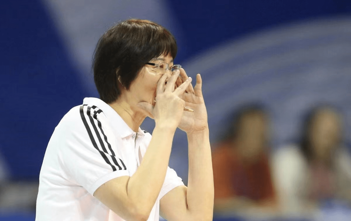 欢迎回家!63岁郎平从美国回来了,重返北京引遐想,重掌中国女排?_指导_