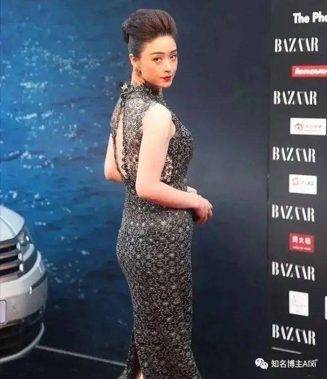 因此,对于蒋欣这样骨架大,肉感时尚的女性来说,在穿搭上还是要注意