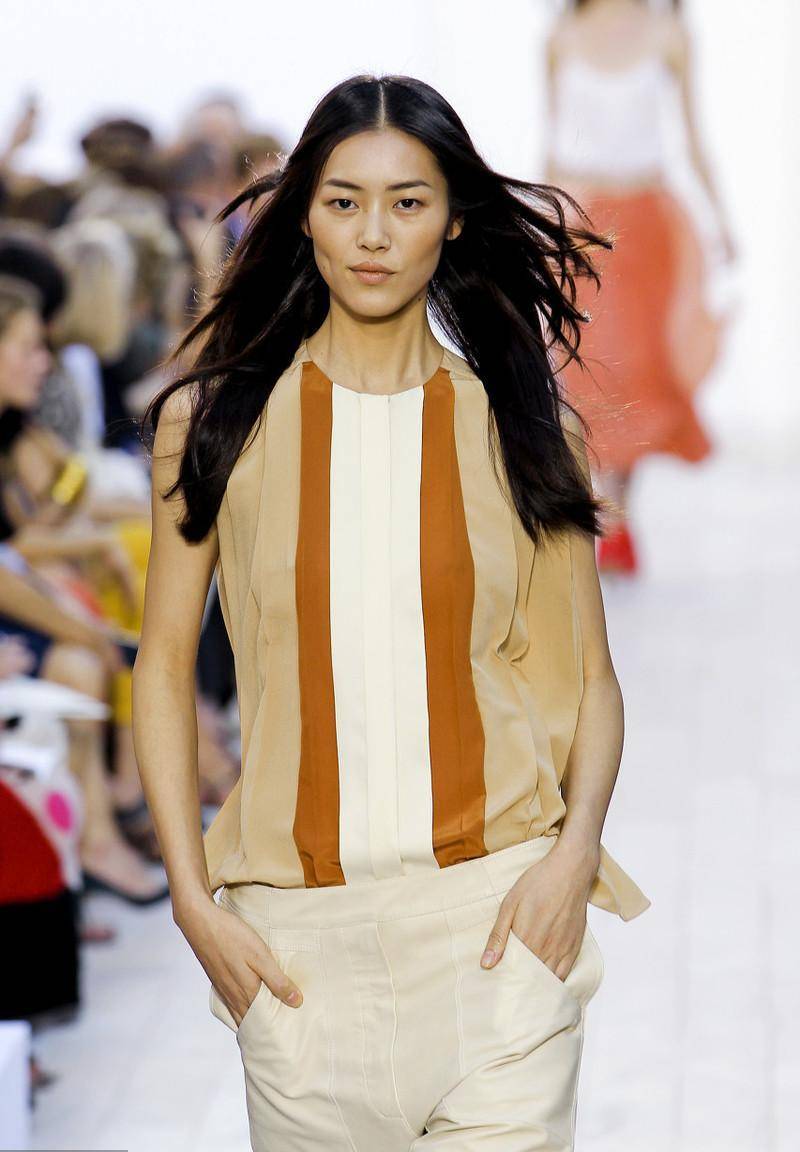 被奚梦瑶抢代言,解约蔻驰又拿下channel,刘雯凭什么是超模一姐_工作