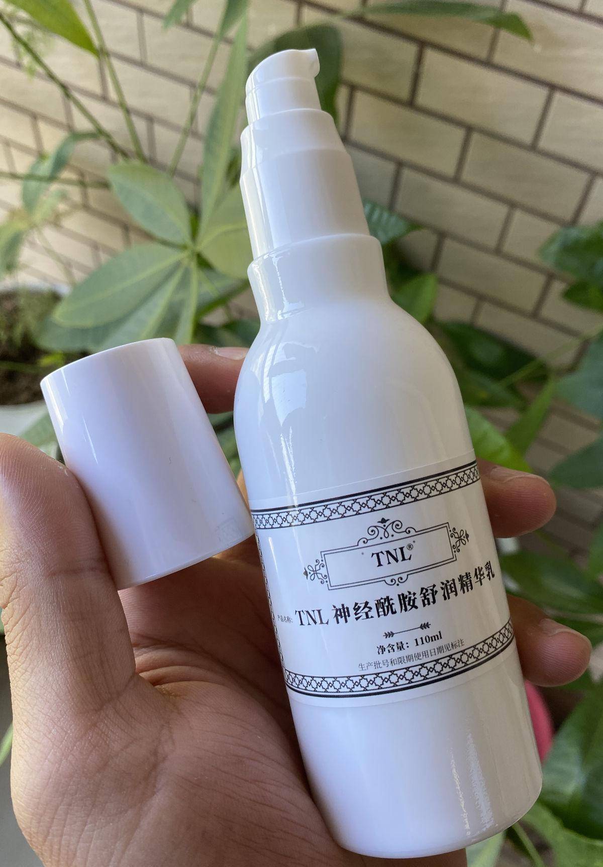 每到秋天手和腿上就会出现各种干燥情况还会脱皮要怎么办?