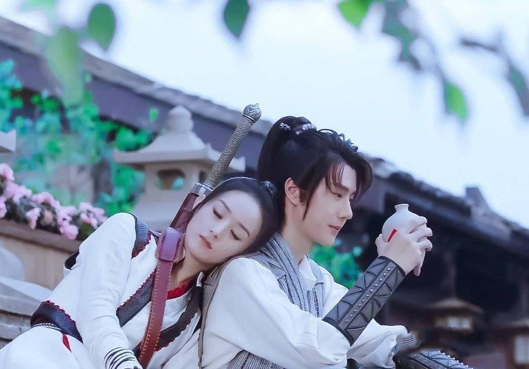 《有翡》预告片信息量大,主角海报太抢眼,"允翡cp"互动有爱_赵丽颖