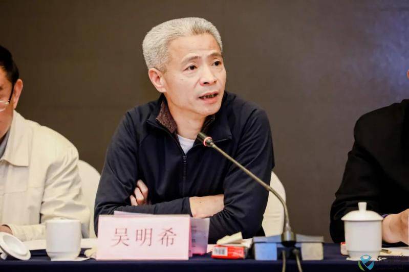 吴明希四川省造纸行业协会理事长,四川省造纸学会副理