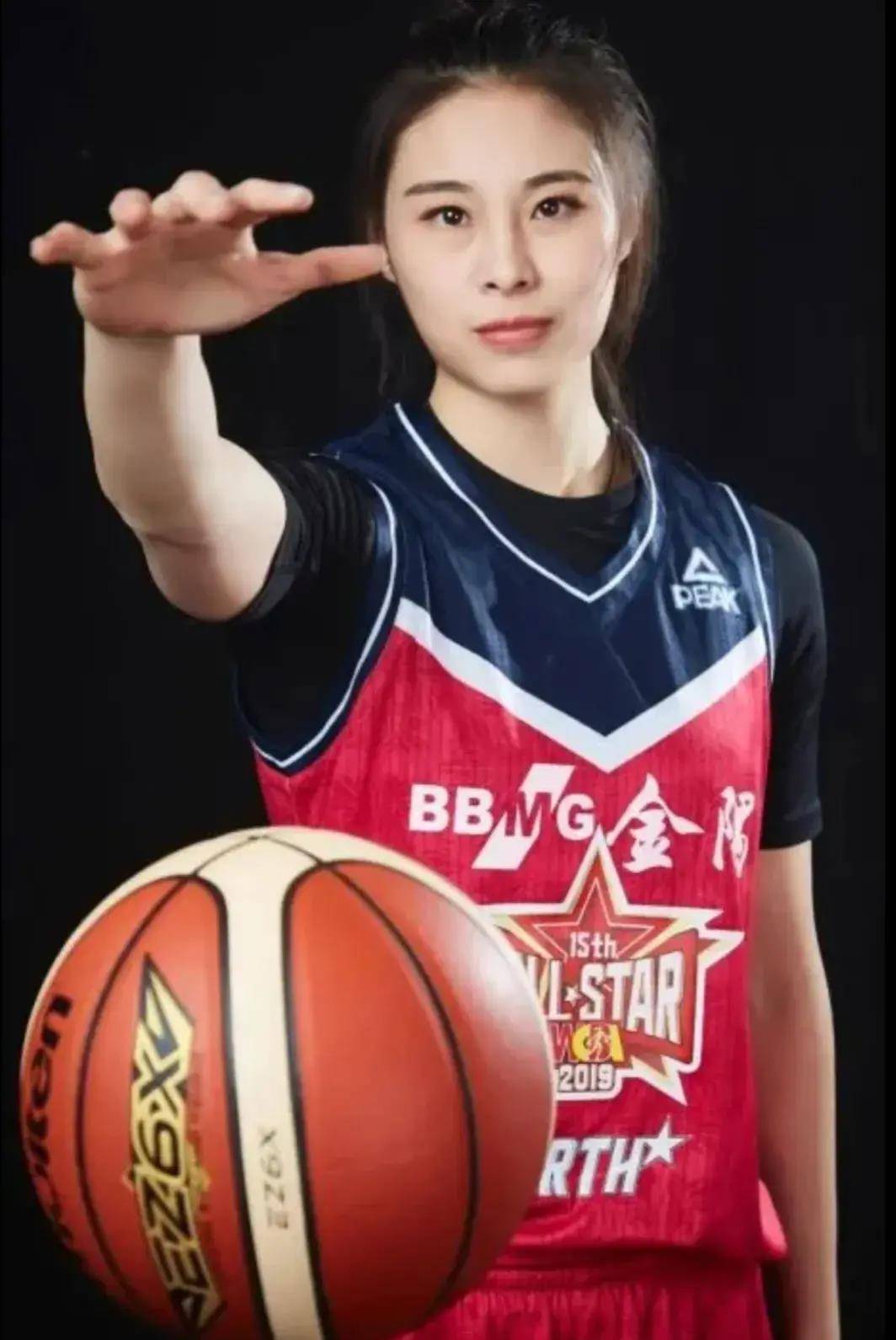 盘点女篮10大美女,李月汝王思雨榜上有名,隋菲菲仅列第三_杨力维_比赛