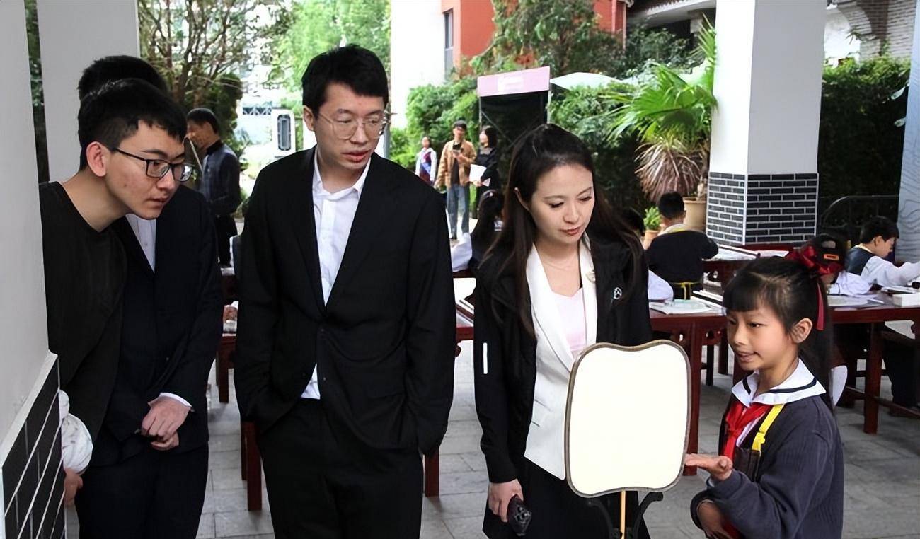 名人战国手走进百年老校 丁浩江维杰等指导小棋手_龙华区_活动_围棋