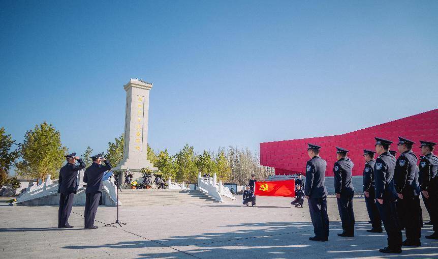 新疆塔城:缅怀革命先烈·弘扬爱国精神