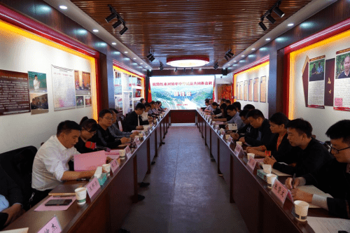桂黔铸牢中华民族共同体意识研讨会在广西天峨县召开 