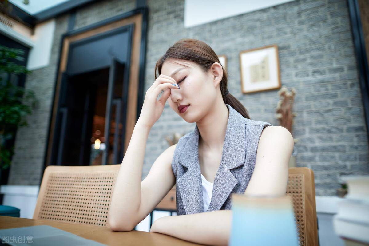 我们坐在车里聊了一夜,他的讲述让我感觉很意外,也很感动_雷铭_感情