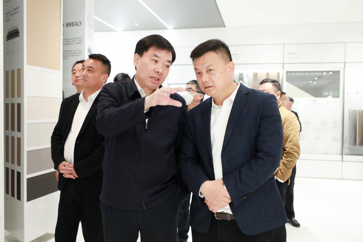 相互学习,共促浙江省装配式建筑做优做强,诸暨市副市长一行莅临亚厦