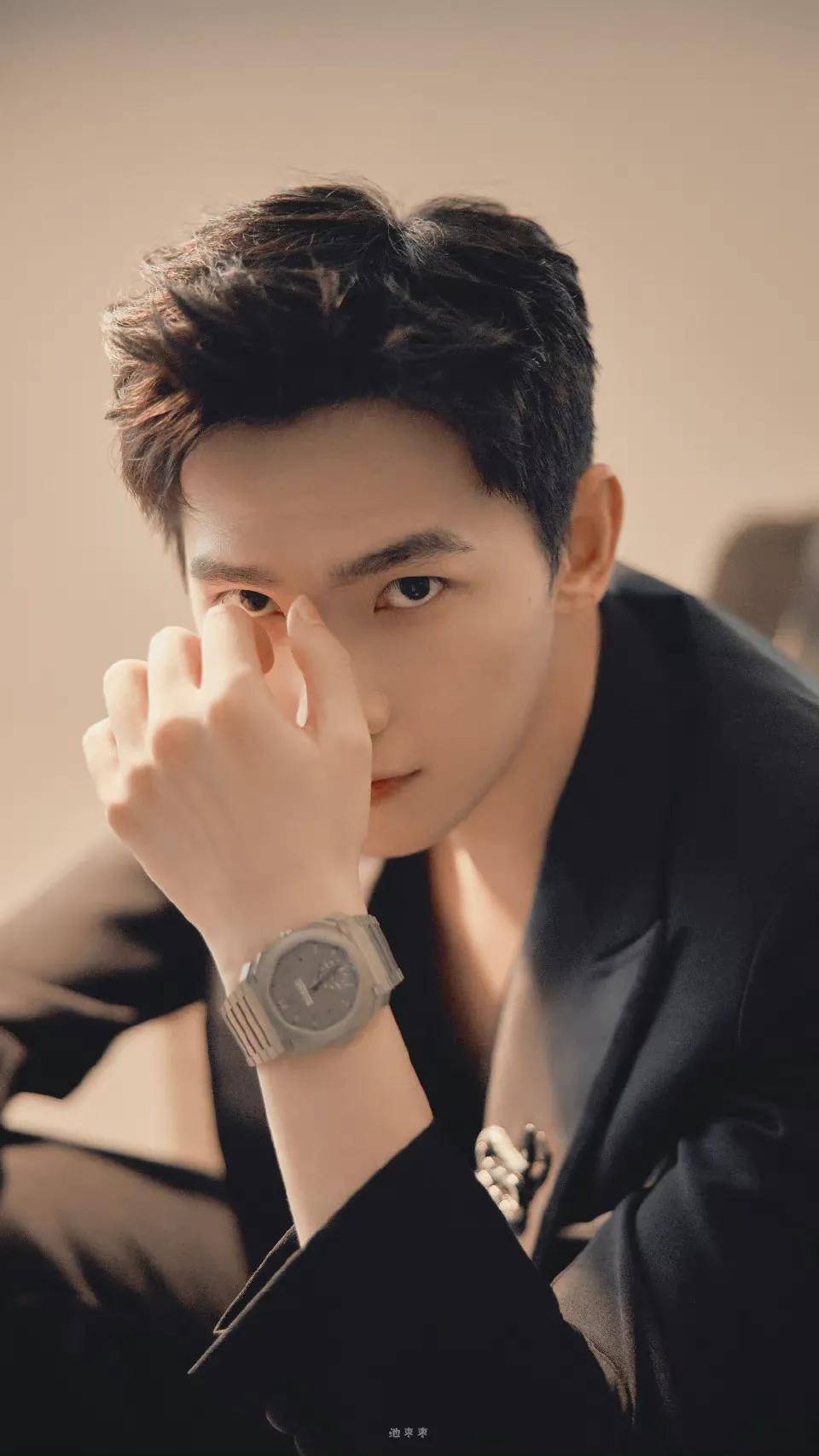 杨洋的好比换头,王一博的大有来头,张一山最靓_綦美_网友_乔欣