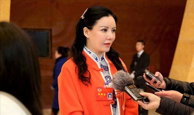 你可能不知道,演员彭丹女士是甘肃省政协委员,在担任委员期间,她的
